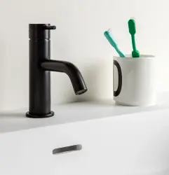 Waterevolution Flow tvättställsblandare matt svart T110PR