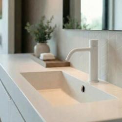 Waterevolution Flow Självstängande Tvättställsblandare matt vit T110TPBR