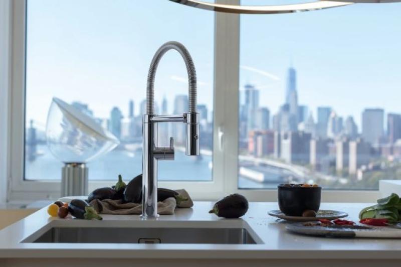 Franke Pescara Semi Pro L Kökskran med flexibel pip krom 115.0393.975