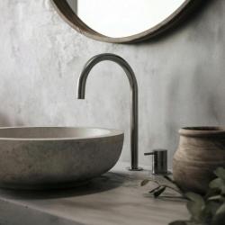 Waterevolution Flow 2-håls handfatskran PVD Gun Metal med hög U 200 mm utlopp T1122UGME