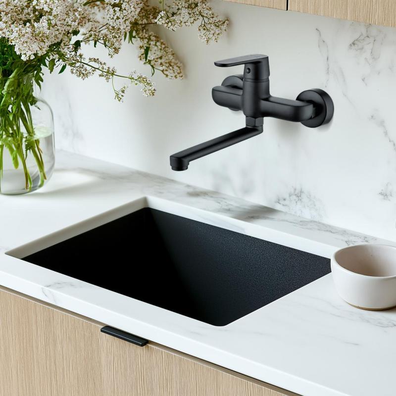 AquaTrimo Chopin svart väggkran med nedåtriktad utloppspip 235mm 21CP7075SW