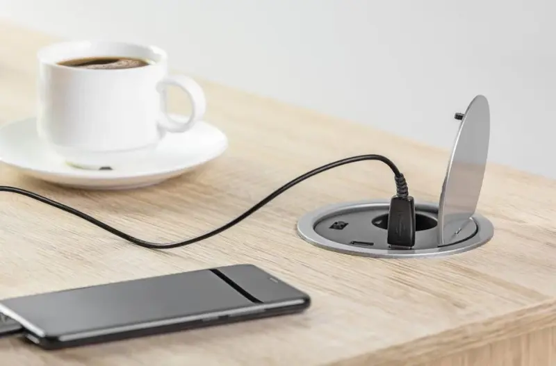 Indux Cover infälld jordningskontakt i silver för köksbänken med 2 USB-anslutningar 1208957399