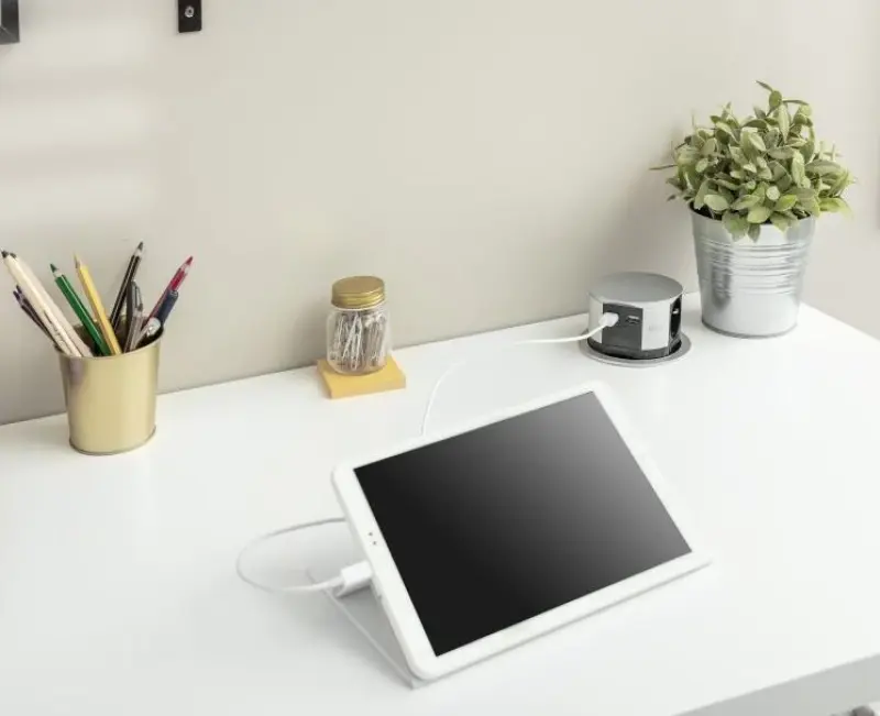 Indux Push nedsänkbar jordspett silver köksuttag i arbetsyta med 3 uttag och 2 x USB 1208957412