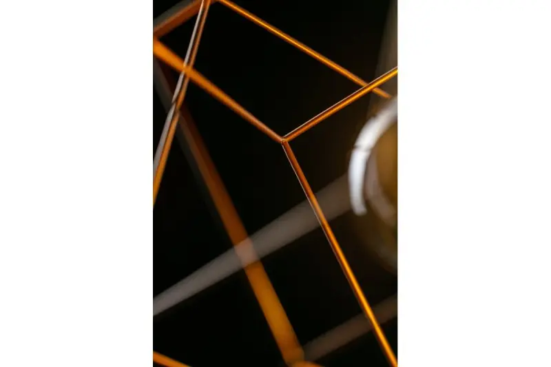 Dekor Rosa gyllene geometrisk hänglampa bestående av 2 mässingskubor 3376