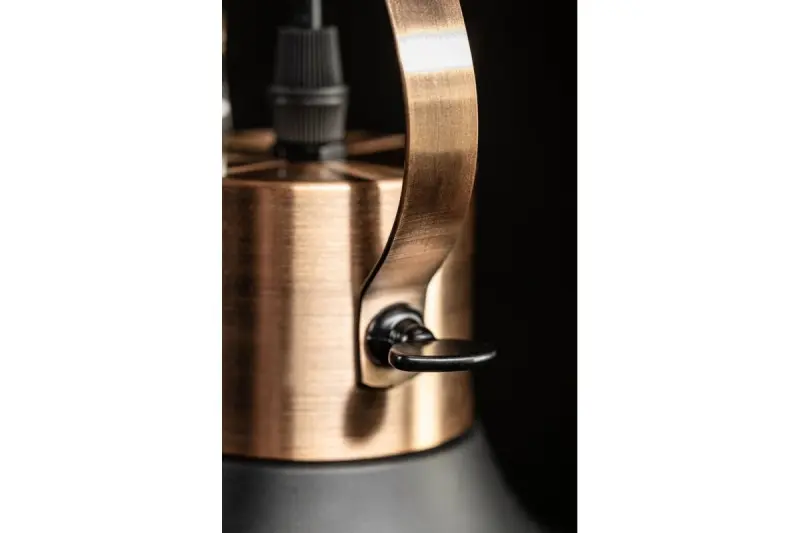 Dekor Mees svart metallhänglampa med skärmfäste i form av en fotogenlampa 2363