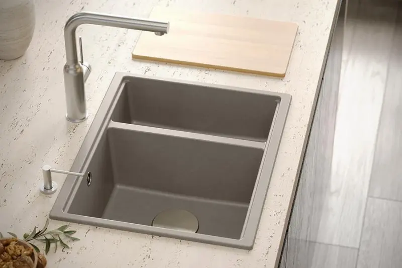 Quadri Newport II svart 1,5 diskho granit infälld och undermonterad diskho 555x460mm med rostfri plugg 1208957861