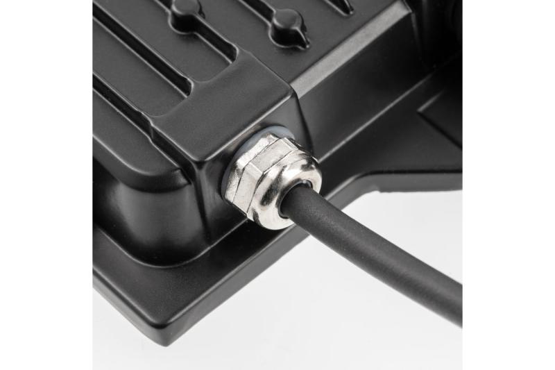 G-TECH LED-strålkastare med rörelsesensor, 20W, 2000lm, AC220-240V, 50/60 Hz, PF>0,9, RA>80, IP65, 120°, 4000K, svart 1208959174