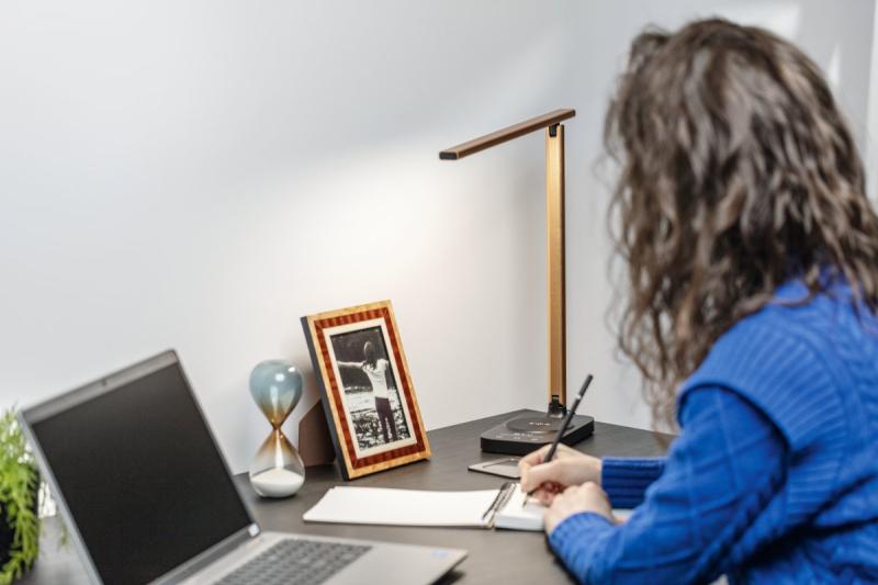 Dekor Byrålampa Bressi 8W 450lm AC220-240V 3-CCT Trådlös Laddning USB PF>0 5 RA>80 Svart / Guld 1208962479