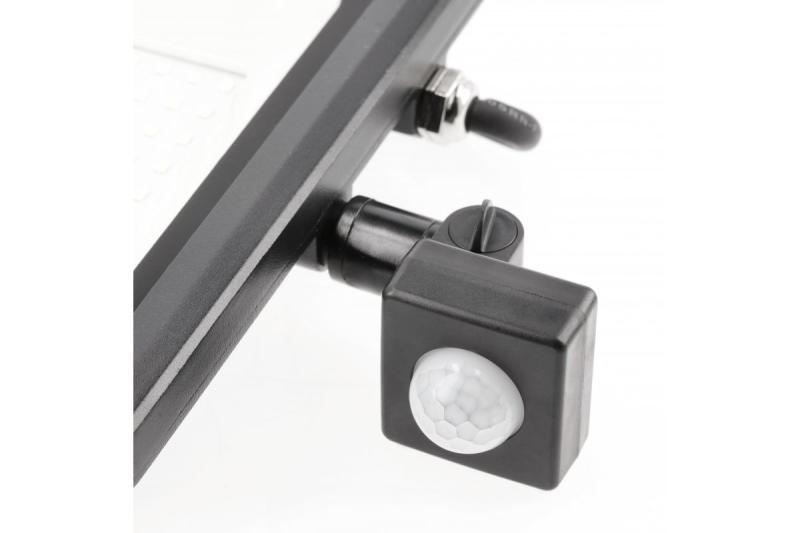 LED-strålkastare iNEXT med rörelsesensor 30 W 2400 lm, PF>0,9, RA>80, IP65, 120°, 6400 K, svart kropp 1208962860