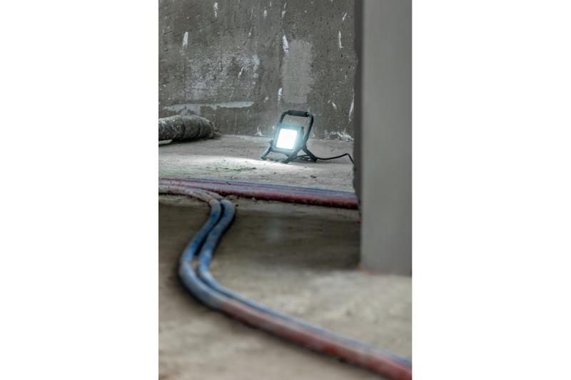 LED-strålkastare iNEXT (bärbar) 30W 2400lm, PF>0,9, RA>80, IP65, 120°, 6400K, svart kropp 1208962861