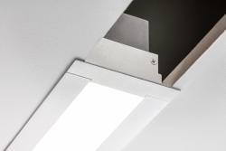 Dekorram för infällningsmontering av LUNA armatur 120 cm vit. 1208965298