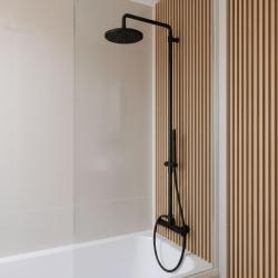 Waterevolution Flow duschkombination med regndusch matt svart 200mm T141NRPR