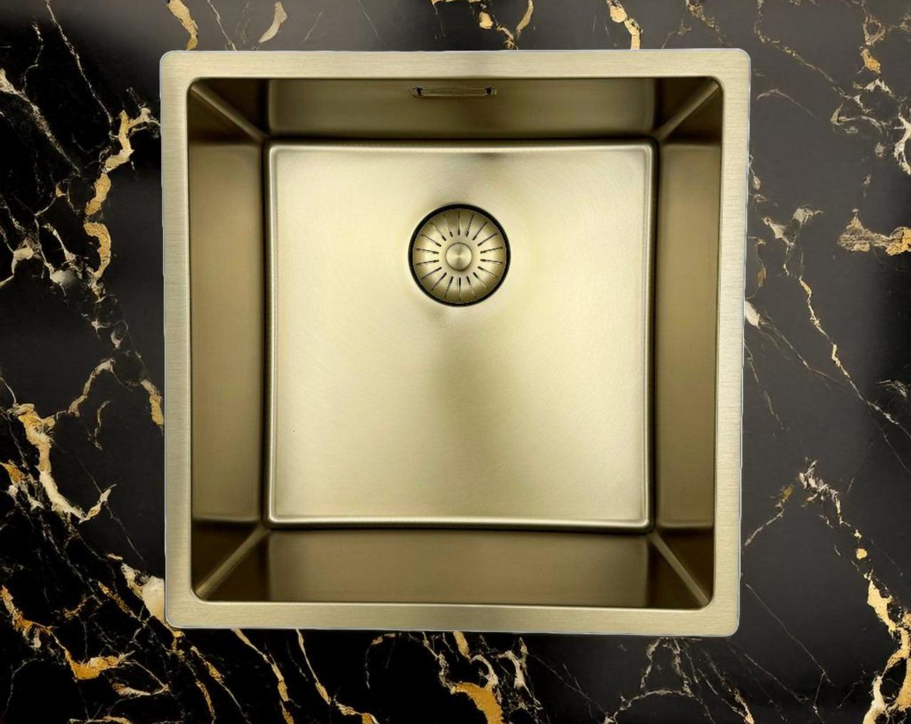 Pure.Sink Prestige diskho 40x40 cm PVD Guld 10 mm radie undermonterad, planmonterad och ovanpåliggande PPG4040-60 - Productafbeelding 4