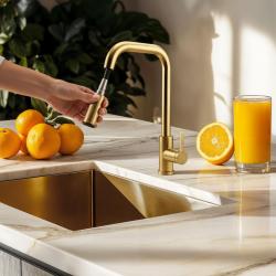 Pure.Sink Elite Steel Crystal-S köksblandare PVD borstad guld med utdragbar pip PS8050-60