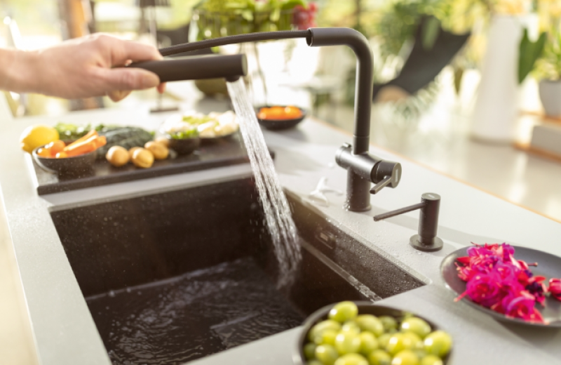 Franke Active Twist Enhandtag Blandare Svart med Utdragbar Utlopp och Integrerad Avfallshantering 115.0669.769