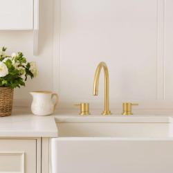 Waterrevolution Flow 3-håls köksblandare med svängbar pip och anslutning för filtrerat vatten, ljusguld T152UWGE