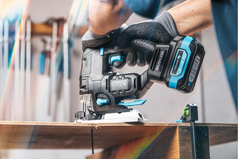 HÖGERT batteridriven sticksåg, 18V, vibrationsdämpande handtag - utan batteri.