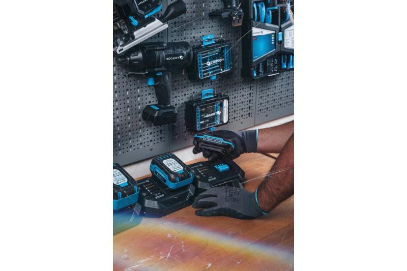 HÖGERT batteriladdare 4A 18V