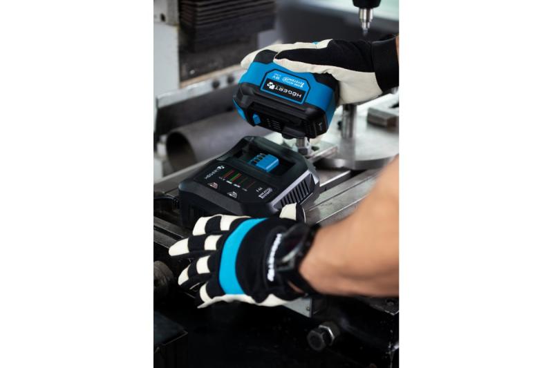 HÖGERT snabbladdare för batteri 6A 18V