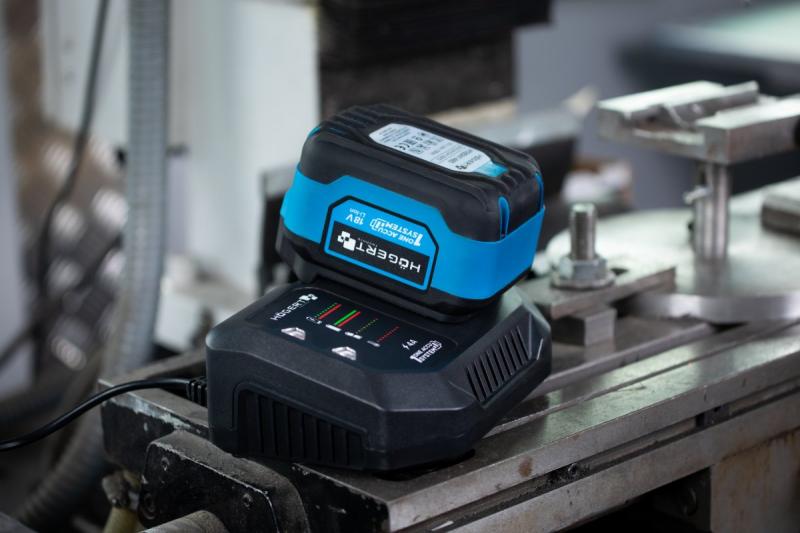 HÖGERT snabbladdare för batteri 6A 18V