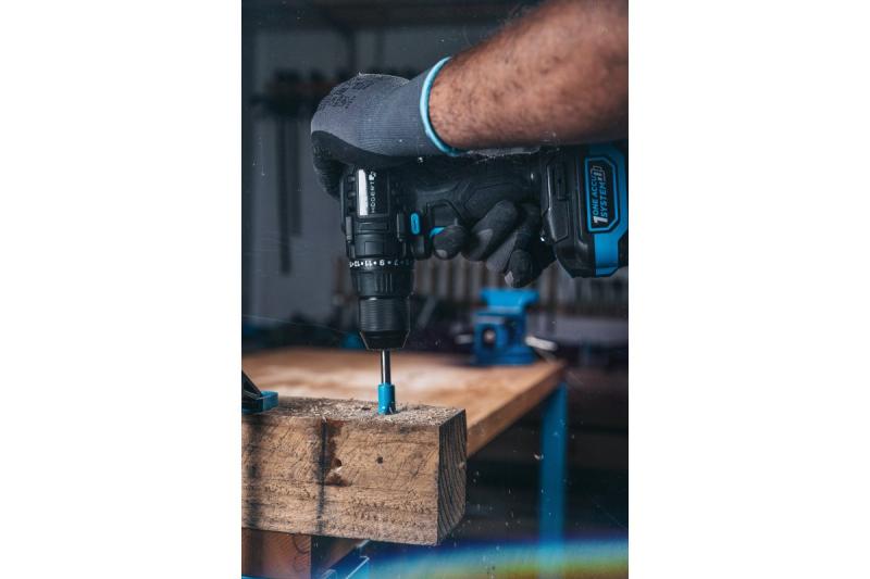 HÖGERT sladdlös borrmaskin 18V, set med batteri, laddare, bitshållare, borrmagasin