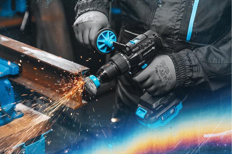 HÖGERT borstelloze accuschroevendraaierset, 18V, med bithållare, bitsmagasin, laddare och batteri.