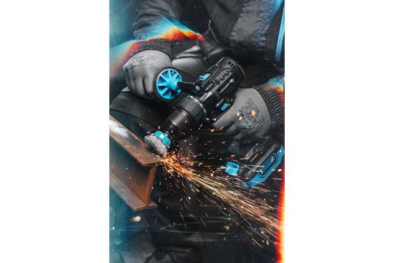 HÖGERT borstelloze accuschroevendraaierset, 18V, med bithållare, bitsmagasin, laddare och batteri.