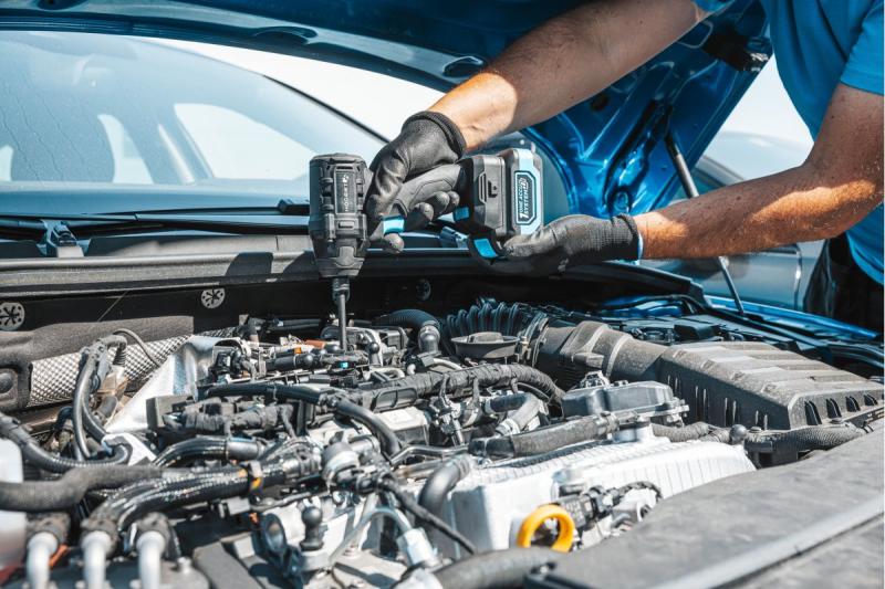 HÖGERT slagskruvdragarsats 200 Nm 18V med borstlös motor.