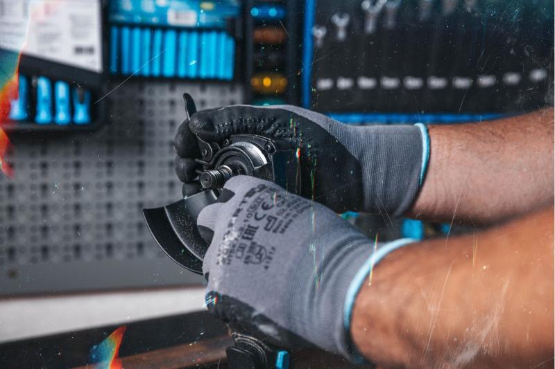 HÖGERT Sladdlös vinkelslip med paddelbrytare, 125MM, 18V - Set (batteri, laddare, tillbehör)