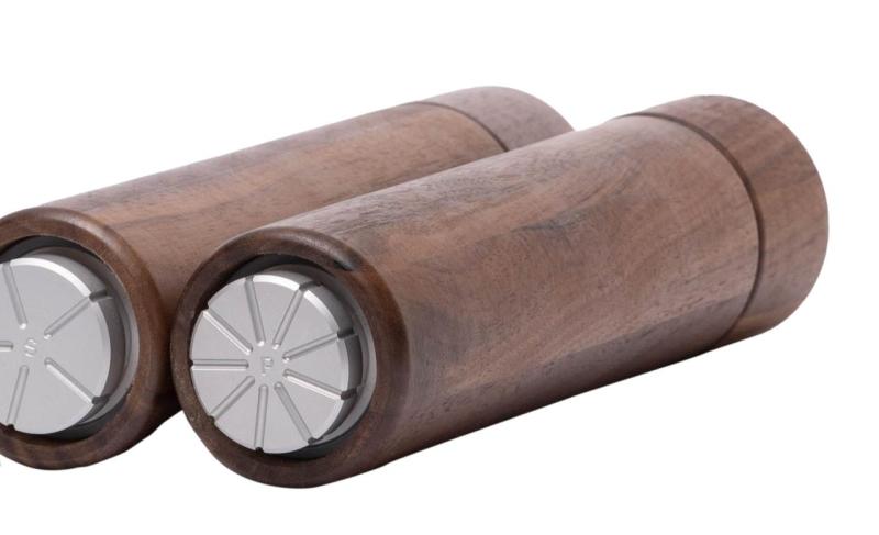 Woodsea Upside Down Valnöt - Valnötsträ saltkvarn Ø5.4x22.5 cm 1208971593