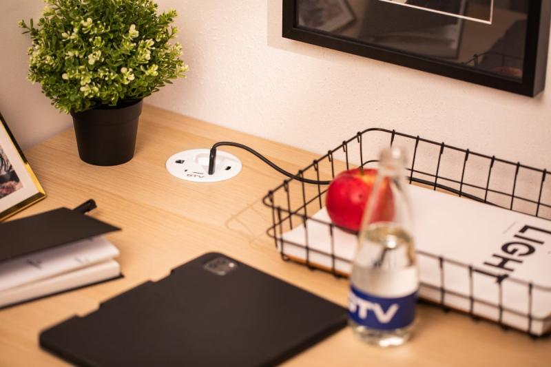 Möbeluttag RONDO, 1xSCHUKO, 1xUSB-A, 2xUSB-C, HDMI, RJ45-kabel 1,5 m, vit