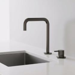 Pure.Sink Luxion 2-håls kran i gun metal med U-utlopp PLX2HU-61