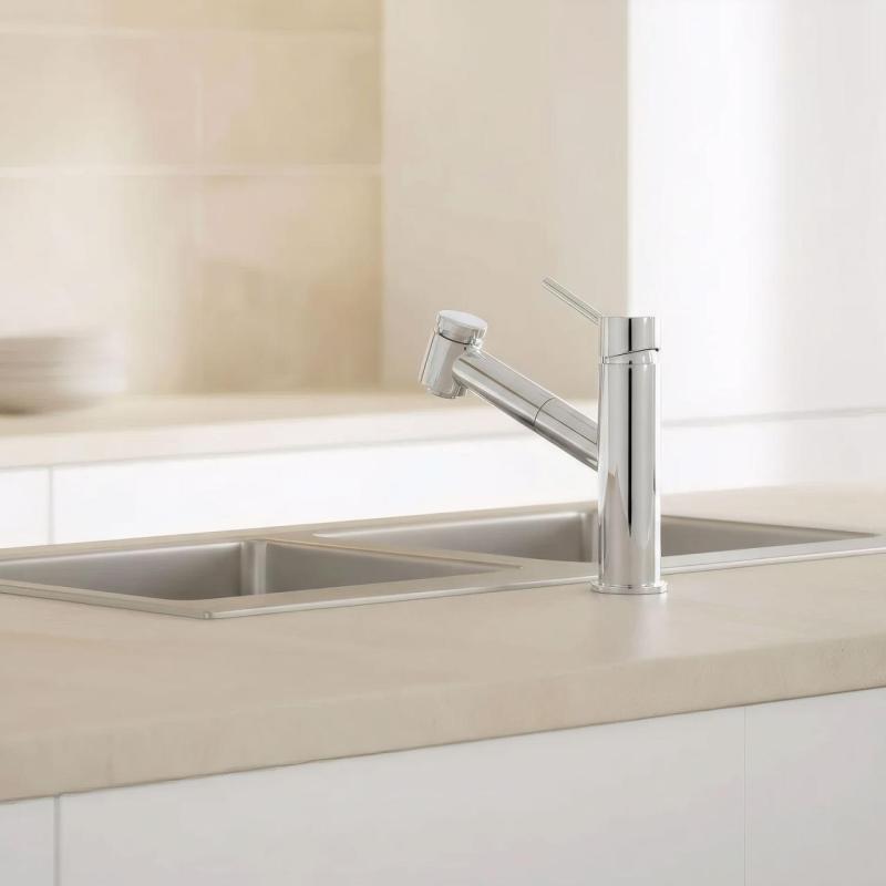 Aquanello Voss Köksblandare i krom med utdragbart utlopp och sprayfunktion CR-7200-VS