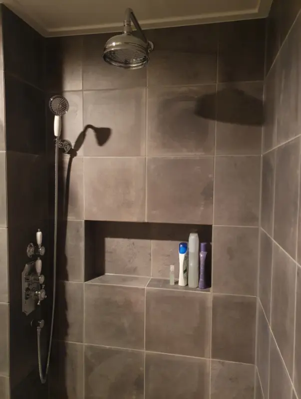 Huber Victorian Termostatisk Inbyggd Duschset Krom 913.VT01H.CR