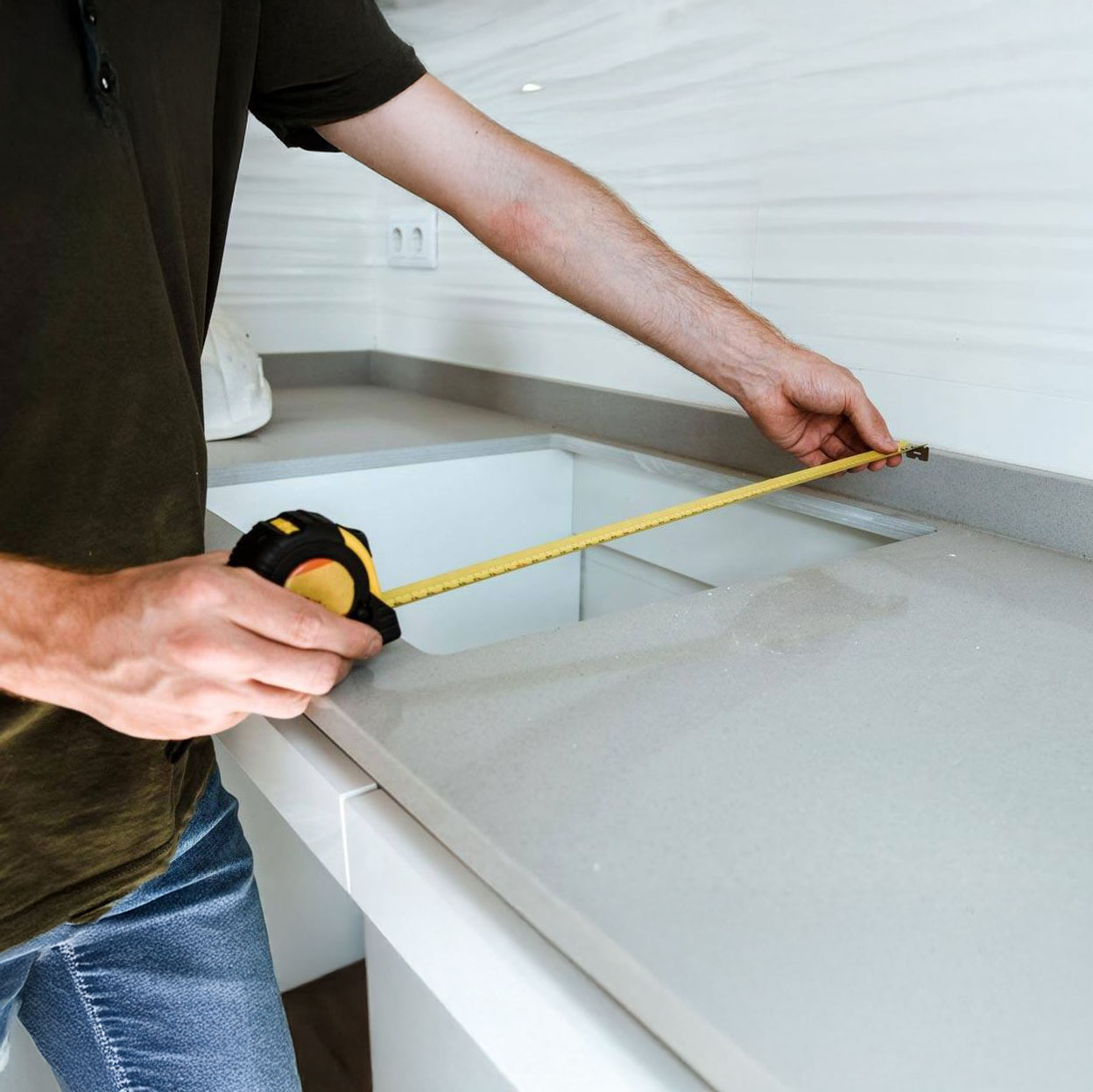 Hur installerar man en underlimmad diskho (undermount)?